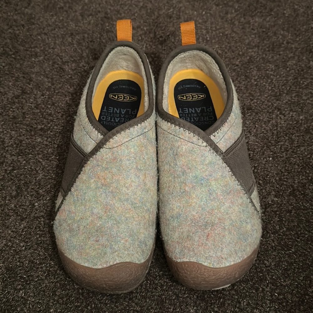Keen howser wrap indoor outdoor shoes Womens US 7.5